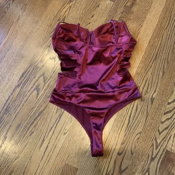 Haute Monde Structured Bodysuit Sz L Cut Out Burgundy Whimsigoth Punk Sexy EUC - Picture 6 of 11